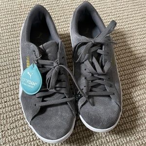 US Size 9 - PUMA VIKKY casual Gray comfort W/Soft Foam Insoles - New w/o tags